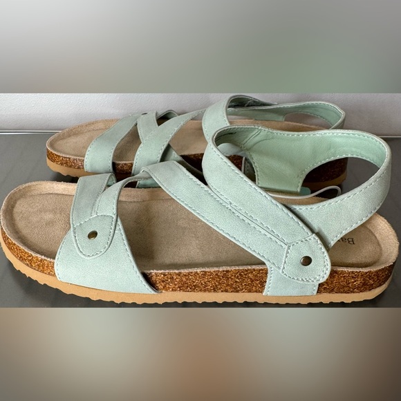 BareTraps pastel Mint Green porter lightweight foam cushion Sandals easy off - Picture 3 of 7